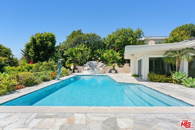 1725 Loma Vista Drive, Beverly Hills, CA 90210