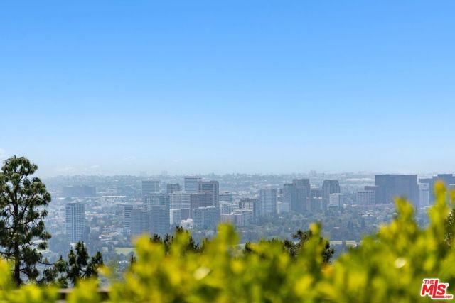 1725 Loma Vista Drive, Beverly Hills, CA 90210