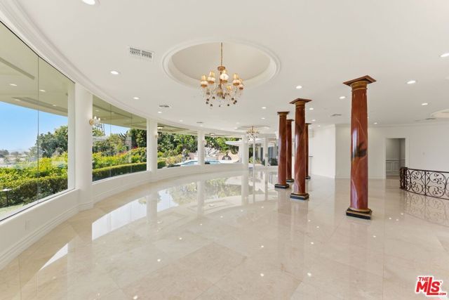 1725 Loma Vista Drive, Beverly Hills, CA 90210