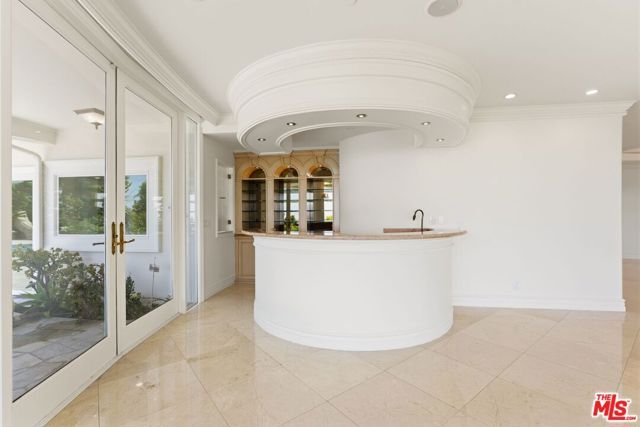 1725 Loma Vista Drive, Beverly Hills, CA 90210