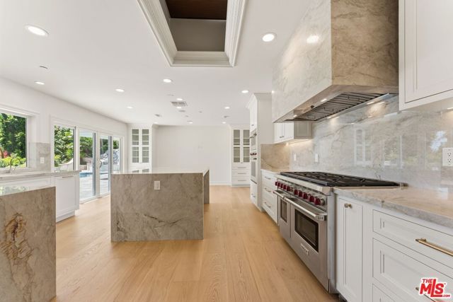 1725 Loma Vista Drive, Beverly Hills, CA 90210