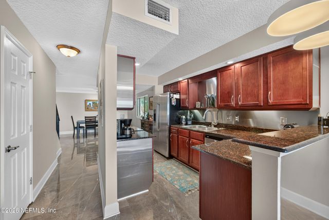 5375 ORTEGA FARMS Boulevard 102, Jacksonville, FL 32210