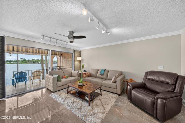 5375 ORTEGA FARMS Boulevard 102, Jacksonville, FL 32210