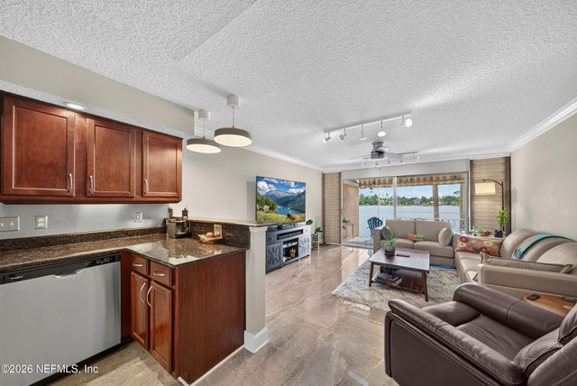 5375 ORTEGA FARMS Boulevard 102, Jacksonville, FL 32210