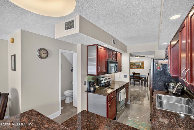 5375 ORTEGA FARMS Boulevard 102, Jacksonville, FL 32210