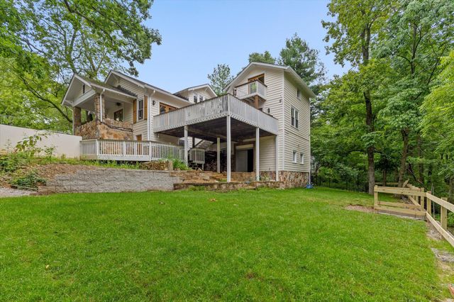 117 S Bragg Avenue, Lookout Mountain, TN 37350