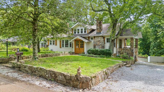 117 S Bragg Avenue, Lookout Mountain, TN 37350
