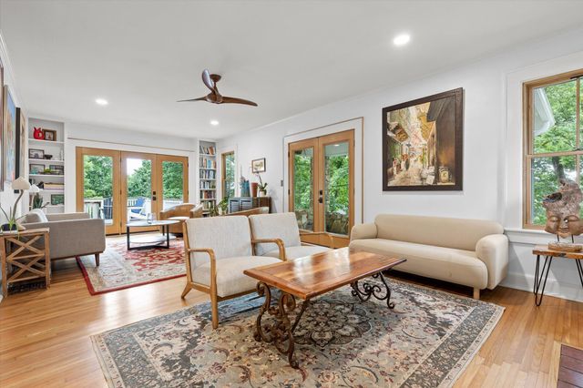117 S Bragg Avenue, Lookout Mountain, TN 37350