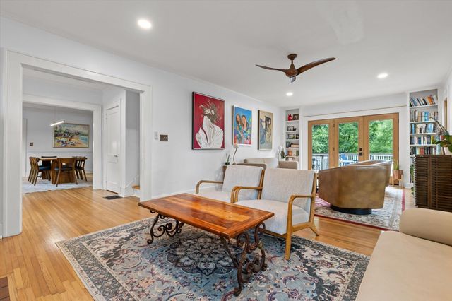 117 S Bragg Avenue, Lookout Mountain, TN 37350