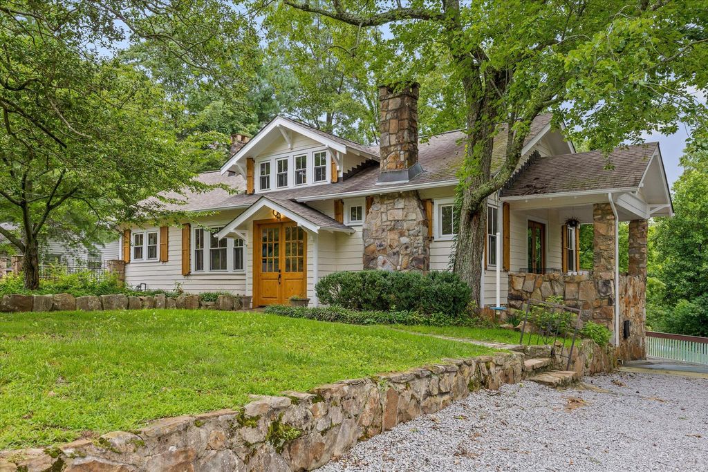 117 S Bragg Avenue, Lookout Mountain, TN 37350