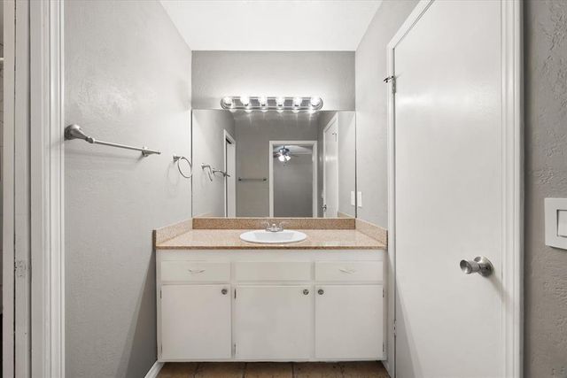 816 Woodbury Drive, Edmond, OK 73034