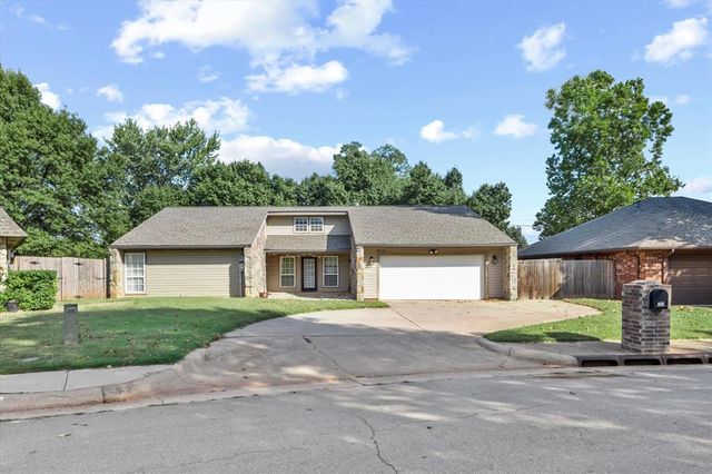 816 Woodbury Drive, Edmond, OK 73034