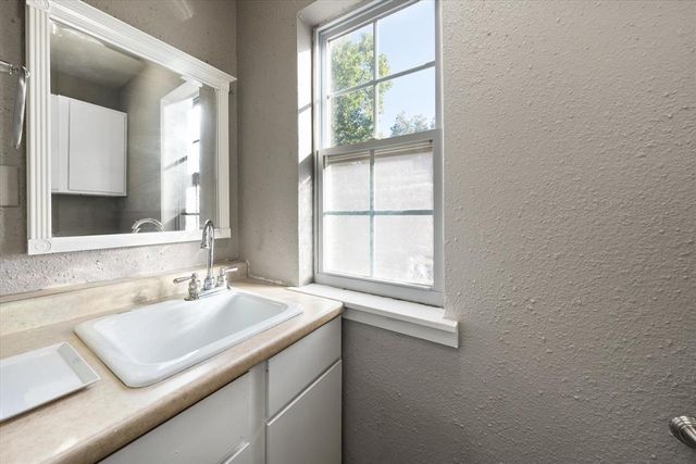 816 Woodbury Drive, Edmond, OK 73034