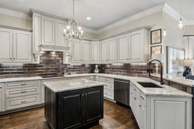 16011 Oconner Avenue, Talty, TX 75126