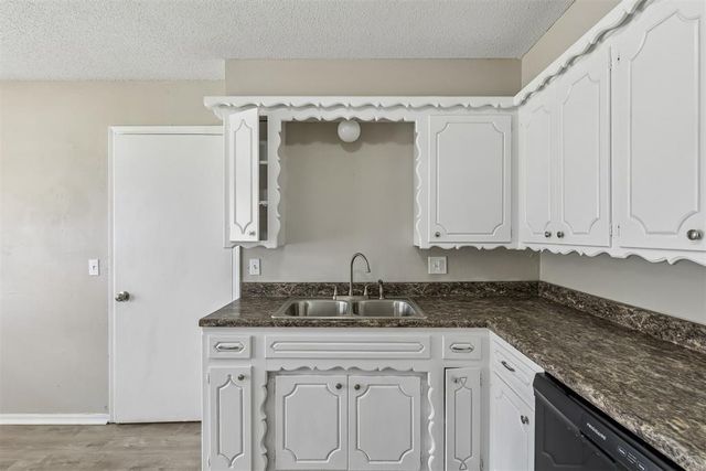 5825 NW 72nd Street, Oklahoma City, OK 73132