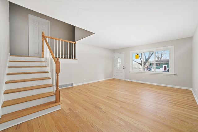 1388 Jill Court, Glendale Heights, IL 60139