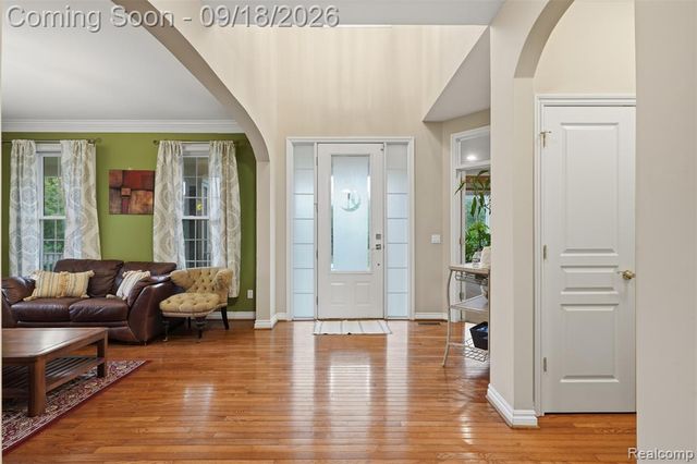 49335 Dominion Court, Canton, MI 48187