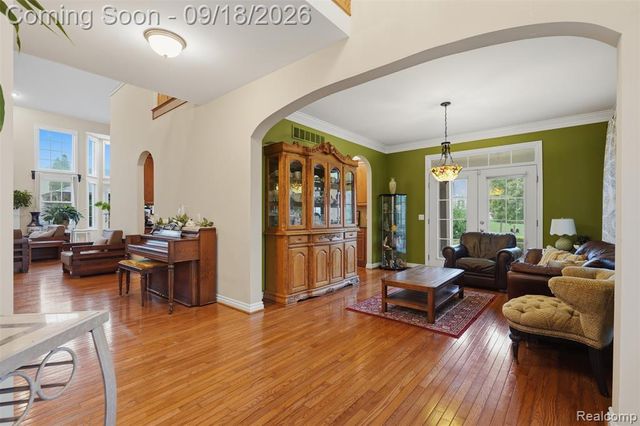49335 Dominion Court, Canton, MI 48187