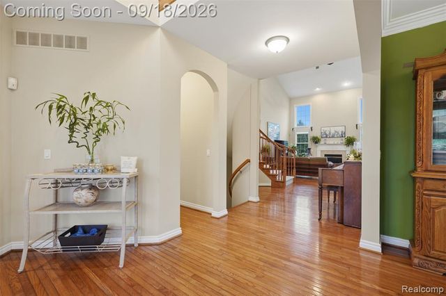 49335 Dominion Court, Canton, MI 48187
