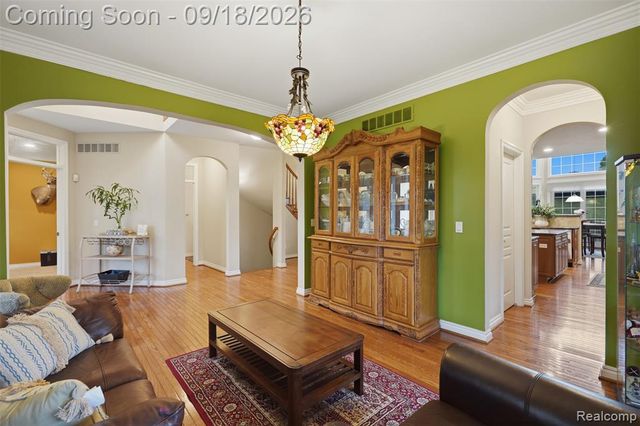 49335 Dominion Court, Canton, MI 48187