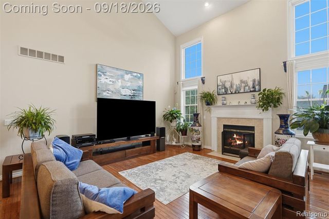 49335 Dominion Court, Canton, MI 48187