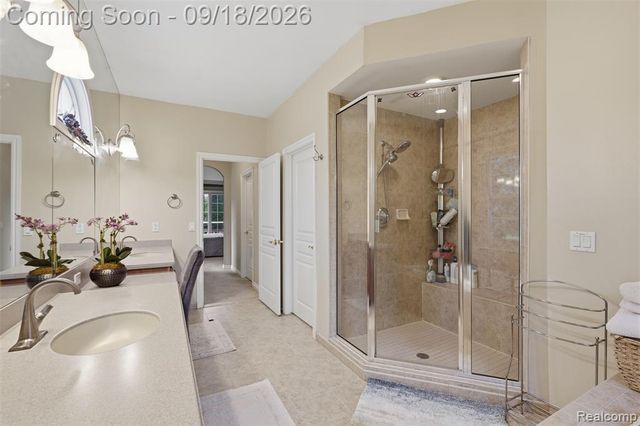 49335 Dominion Court, Canton, MI 48187