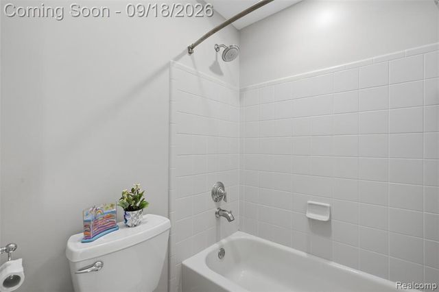 49335 Dominion Court, Canton, MI 48187