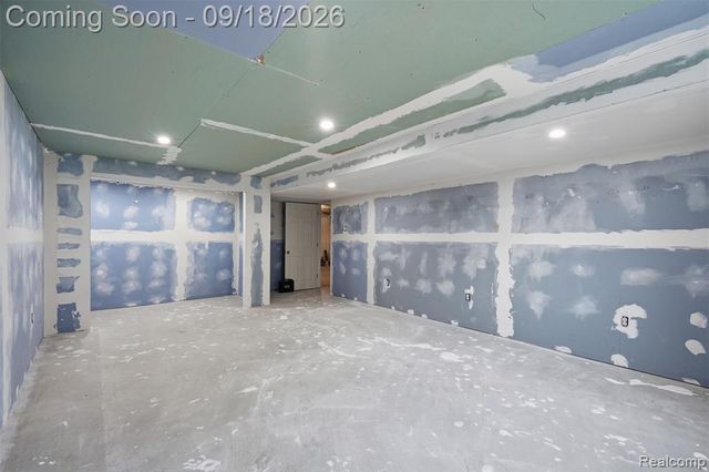 49335 Dominion Court, Canton, MI 48187