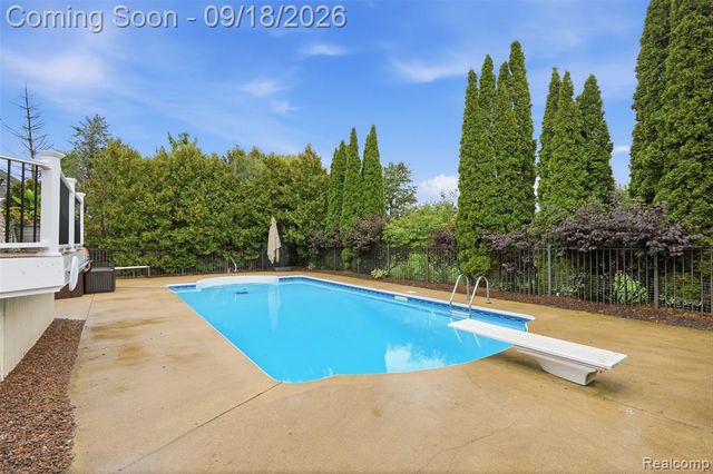 49335 Dominion Court, Canton, MI 48187