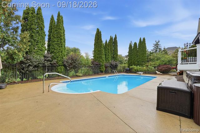 49335 Dominion Court, Canton, MI 48187