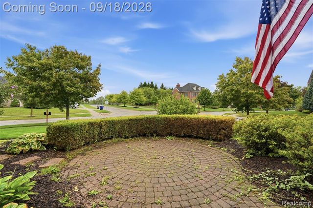 49335 Dominion Court, Canton, MI 48187