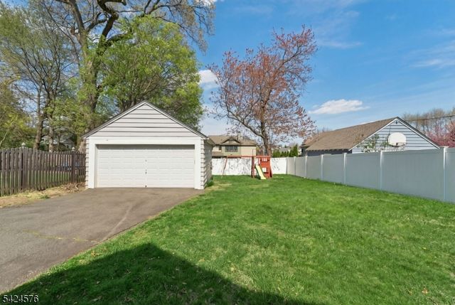 582 Sherwood Pkwy, Westfield Town, NJ 07090