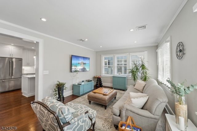 582 Sherwood Pkwy, Westfield Town, NJ 07090