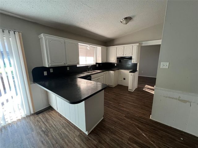 5104 NW 27th Street, Oklahoma City, OK 73127