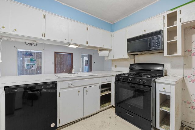 2405 Grace ST, Taylor, TX 76574