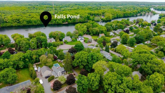 209 Mount Hope St, North Attleboro, MA 02760