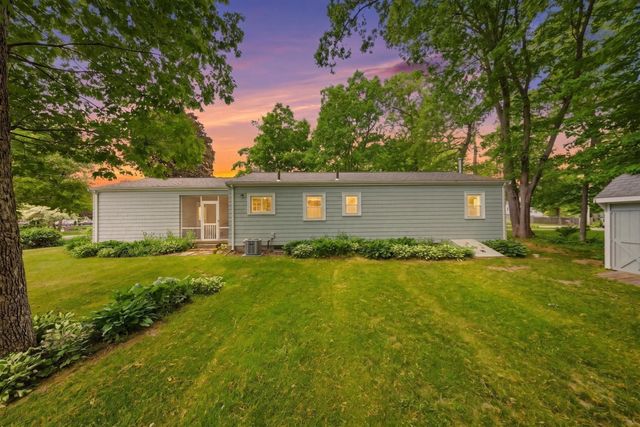 209 Mount Hope St, North Attleboro, MA 02760