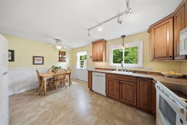 209 Mount Hope St, North Attleboro, MA 02760
