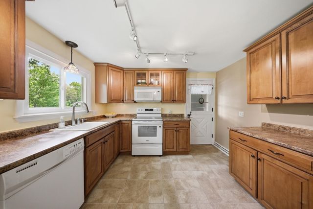 209 Mount Hope St, North Attleboro, MA 02760
