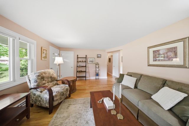 209 Mount Hope St, North Attleboro, MA 02760