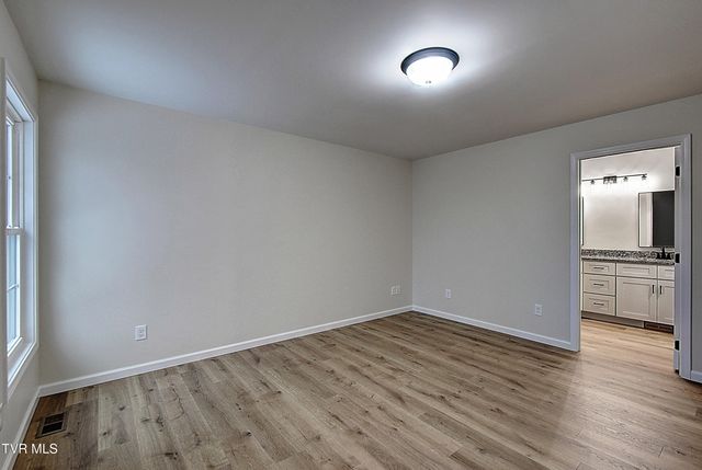 218 Old Siam Road, Elizabethton, TN 37643