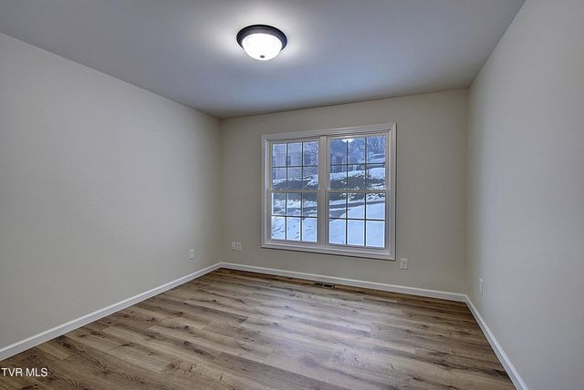 218 Old Siam Road, Elizabethton, TN 37643