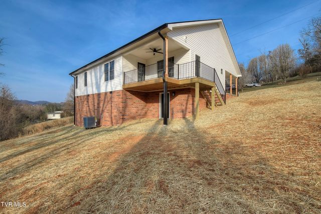 218 Old Siam Road, Elizabethton, TN 37643