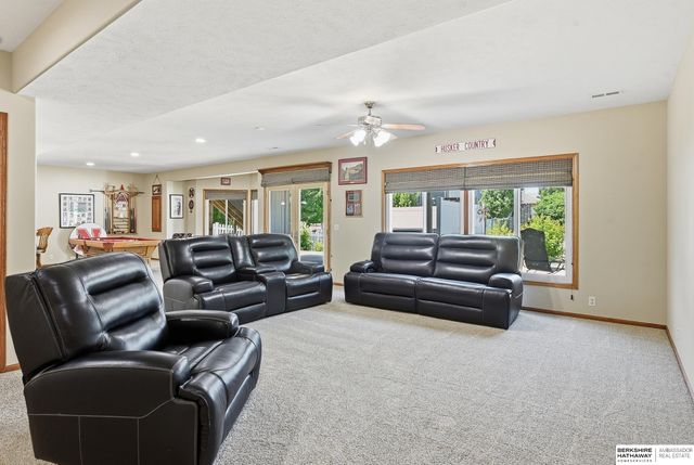 9406 Granville Parkway, La Vista, NE 68128