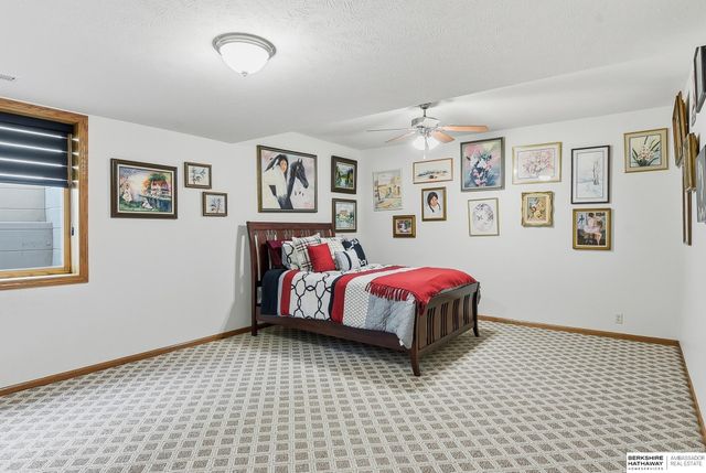 9406 Granville Parkway, La Vista, NE 68128