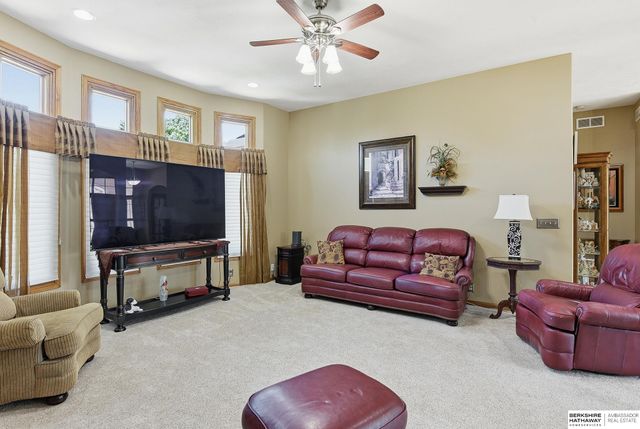 9406 Granville Parkway, La Vista, NE 68128