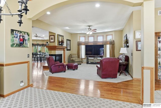 9406 Granville Parkway, La Vista, NE 68128