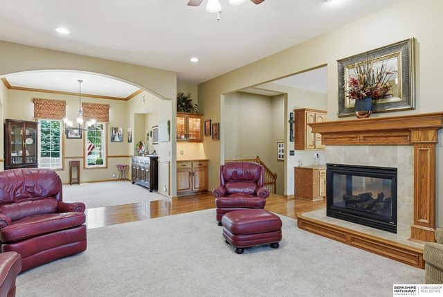 9406 Granville Parkway, La Vista, NE 68128