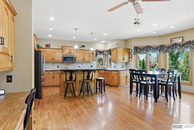 9406 Granville Parkway, La Vista, NE 68128