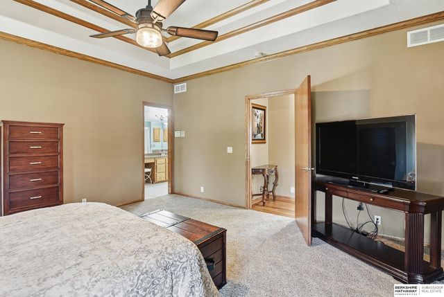 9406 Granville Parkway, La Vista, NE 68128